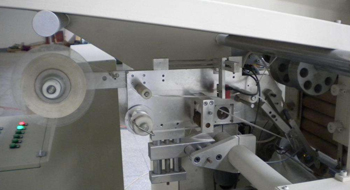 非標自動化貼標機的三個發(fā)展階段